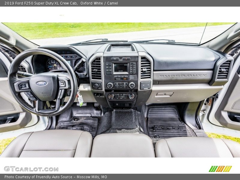 Oxford White / Camel 2019 Ford F250 Super Duty XL Crew Cab