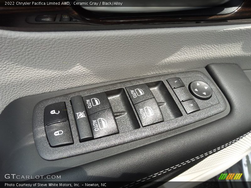 Ceramic Gray / Black/Alloy 2022 Chrysler Pacifica Limited AWD