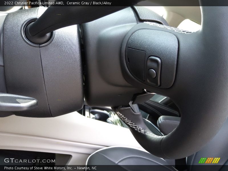 Ceramic Gray / Black/Alloy 2022 Chrysler Pacifica Limited AWD