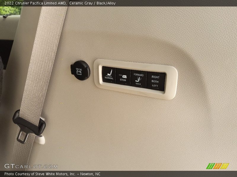 Ceramic Gray / Black/Alloy 2022 Chrysler Pacifica Limited AWD