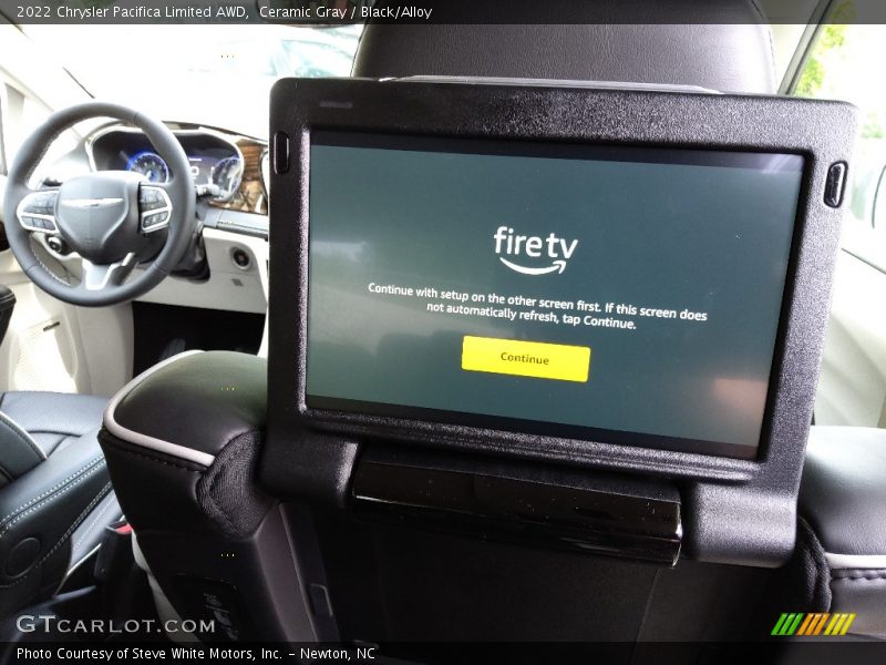 Ceramic Gray / Black/Alloy 2022 Chrysler Pacifica Limited AWD