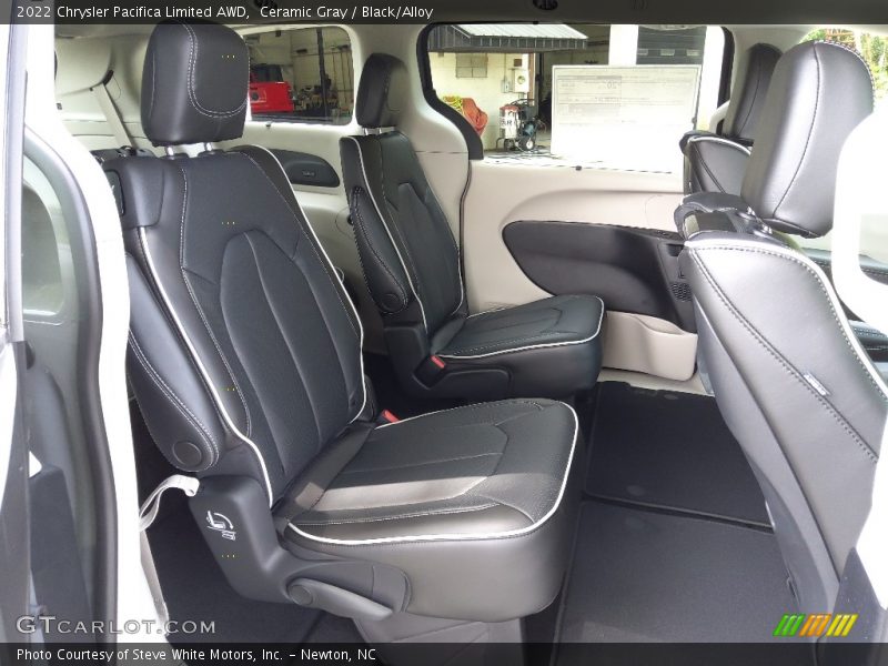 Ceramic Gray / Black/Alloy 2022 Chrysler Pacifica Limited AWD