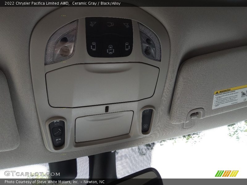 Ceramic Gray / Black/Alloy 2022 Chrysler Pacifica Limited AWD