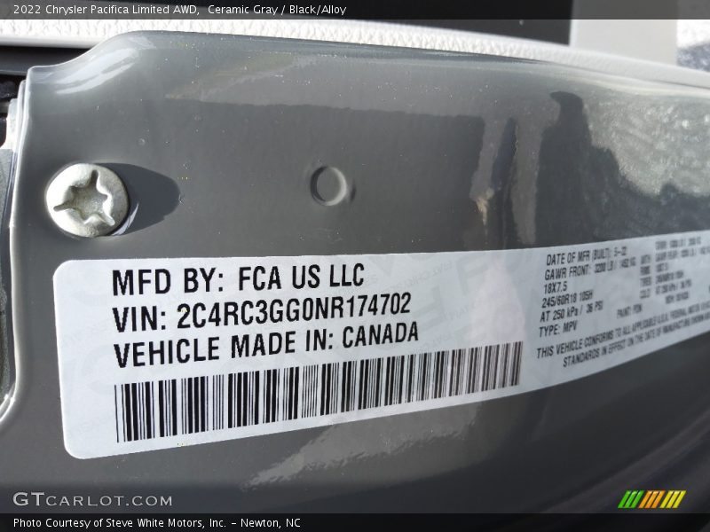 Ceramic Gray / Black/Alloy 2022 Chrysler Pacifica Limited AWD
