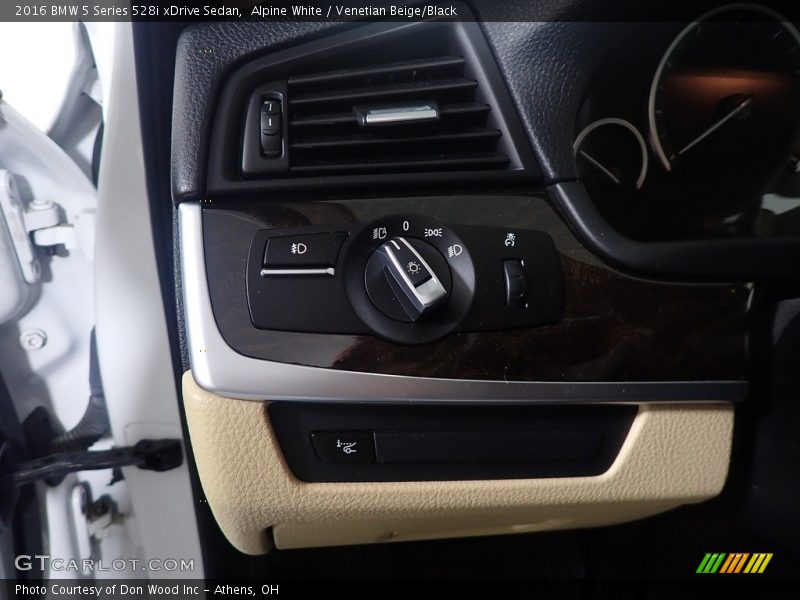 Alpine White / Venetian Beige/Black 2016 BMW 5 Series 528i xDrive Sedan