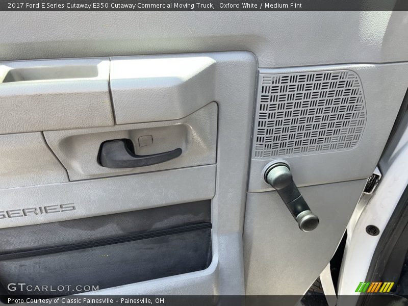 Oxford White / Medium Flint 2017 Ford E Series Cutaway E350 Cutaway Commercial Moving Truck