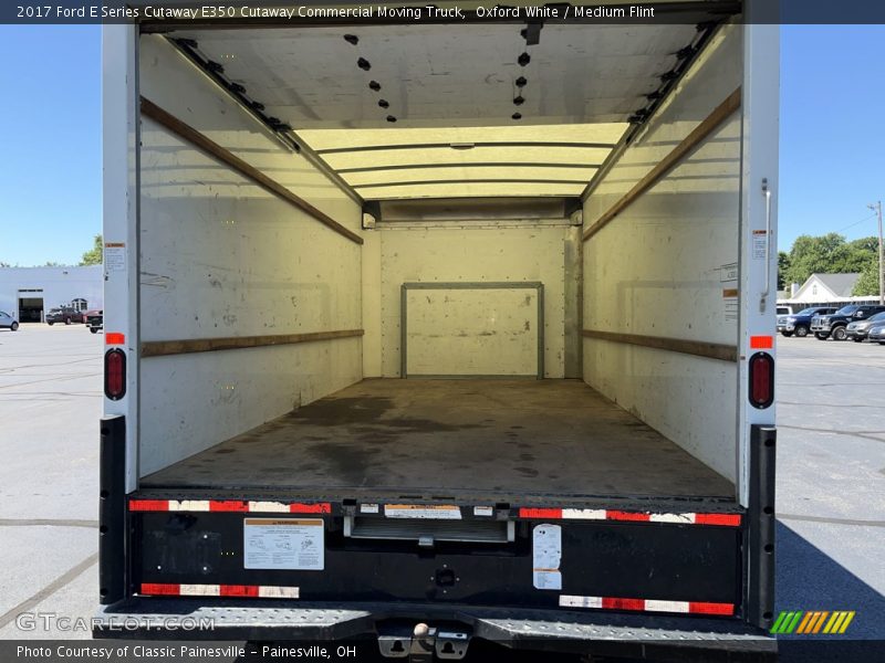 Oxford White / Medium Flint 2017 Ford E Series Cutaway E350 Cutaway Commercial Moving Truck