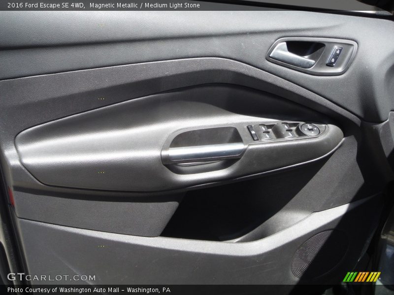 Magnetic Metallic / Medium Light Stone 2016 Ford Escape SE 4WD
