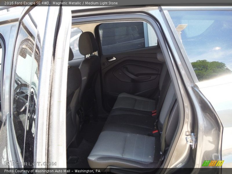Magnetic Metallic / Medium Light Stone 2016 Ford Escape SE 4WD