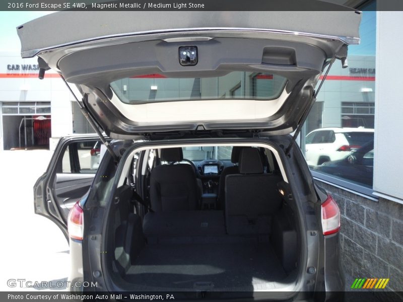 Magnetic Metallic / Medium Light Stone 2016 Ford Escape SE 4WD