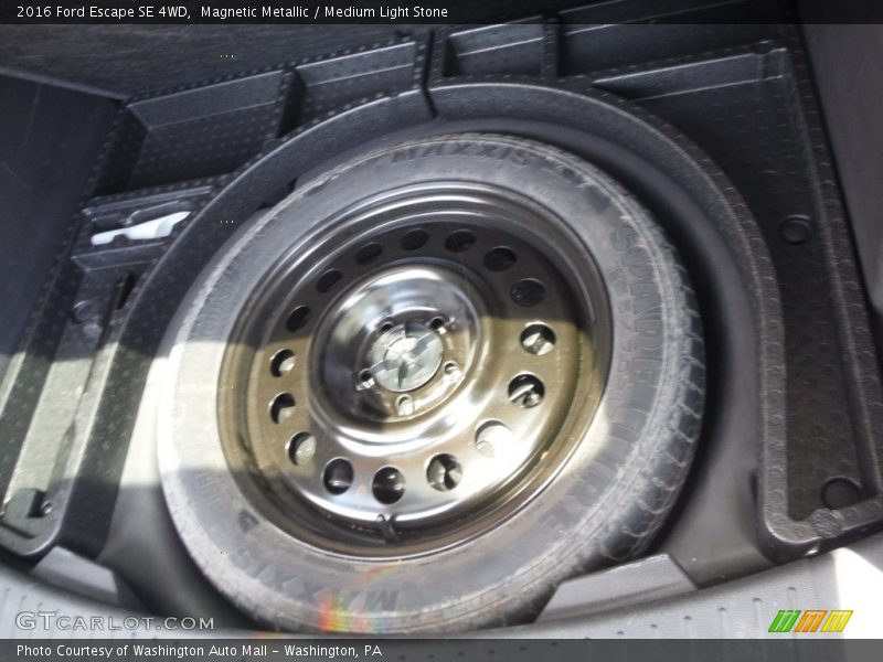 Magnetic Metallic / Medium Light Stone 2016 Ford Escape SE 4WD