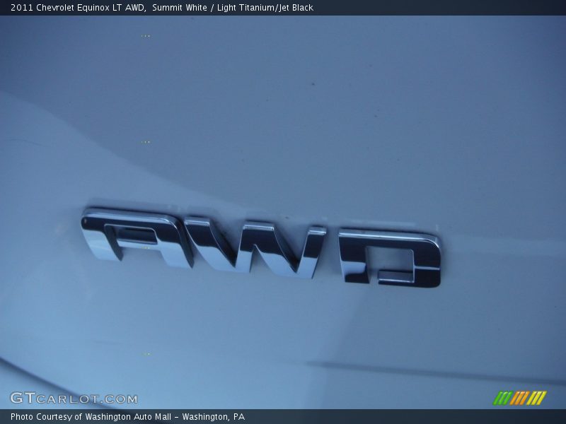 Summit White / Light Titanium/Jet Black 2011 Chevrolet Equinox LT AWD