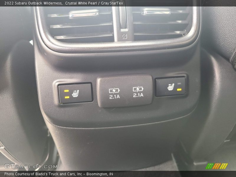 Crystal White Pearl / Gray StarTex 2022 Subaru Outback Wilderness