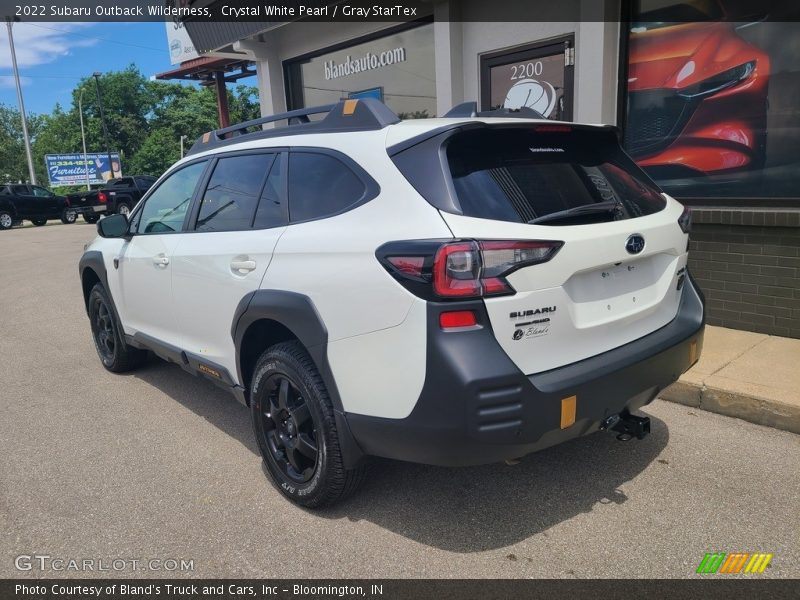 Crystal White Pearl / Gray StarTex 2022 Subaru Outback Wilderness