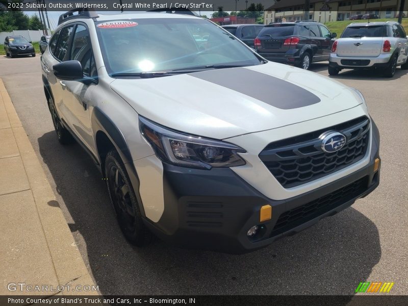 Crystal White Pearl / Gray StarTex 2022 Subaru Outback Wilderness