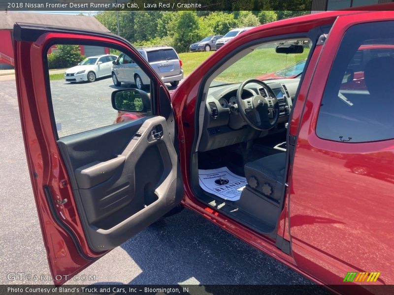 Lava Red / Graphite 2018 Nissan Frontier Desert Runner King Cab