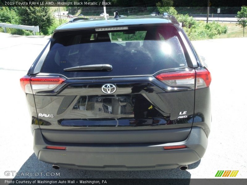 Midnight Black Metallic / Black 2019 Toyota RAV4 LE AWD