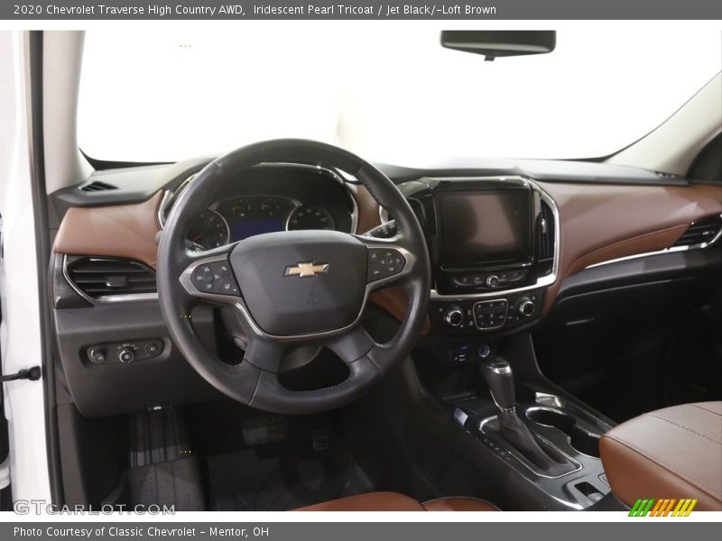Iridescent Pearl Tricoat / Jet Black/­Loft Brown 2020 Chevrolet Traverse High Country AWD