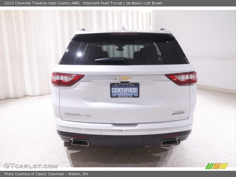 Iridescent Pearl Tricoat / Jet Black/­Loft Brown 2020 Chevrolet Traverse High Country AWD