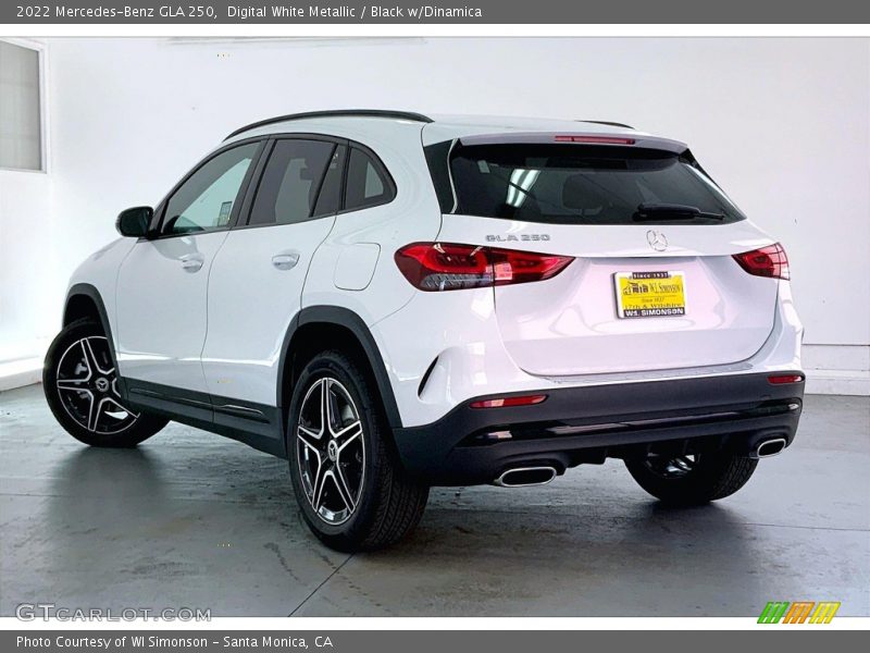 Digital White Metallic / Black w/Dinamica 2022 Mercedes-Benz GLA 250