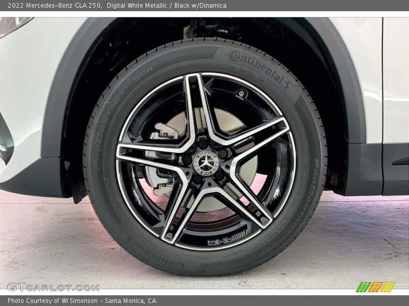 Digital White Metallic / Black w/Dinamica 2022 Mercedes-Benz GLA 250
