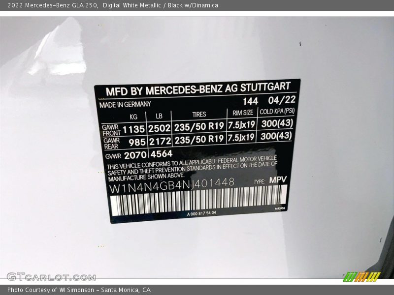 Digital White Metallic / Black w/Dinamica 2022 Mercedes-Benz GLA 250