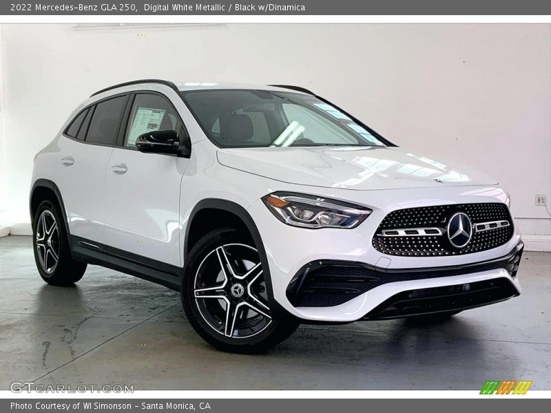 Digital White Metallic / Black w/Dinamica 2022 Mercedes-Benz GLA 250