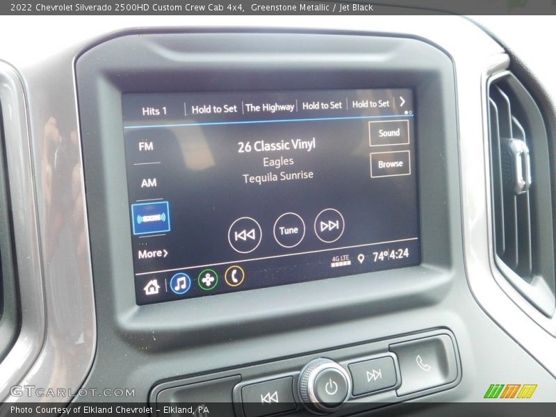 Greenstone Metallic / Jet Black 2022 Chevrolet Silverado 2500HD Custom Crew Cab 4x4