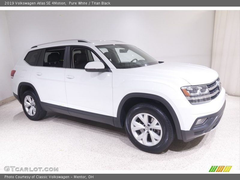 Pure White / Titan Black 2019 Volkswagen Atlas SE 4Motion