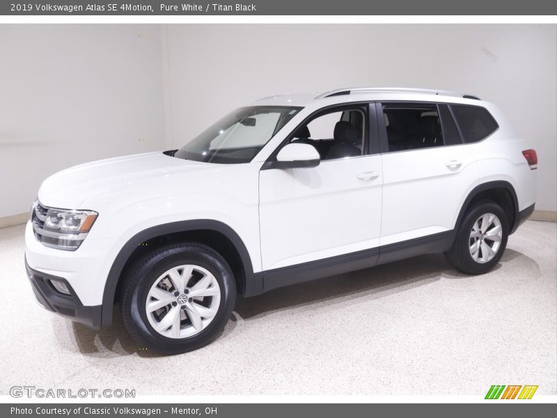 Pure White / Titan Black 2019 Volkswagen Atlas SE 4Motion