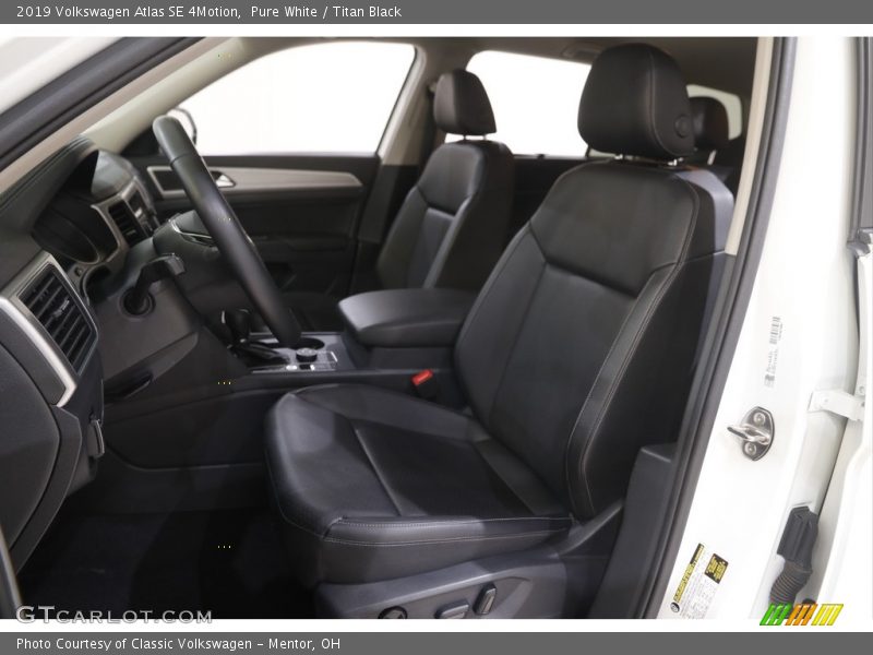 Pure White / Titan Black 2019 Volkswagen Atlas SE 4Motion