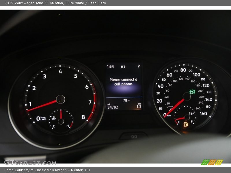 Pure White / Titan Black 2019 Volkswagen Atlas SE 4Motion
