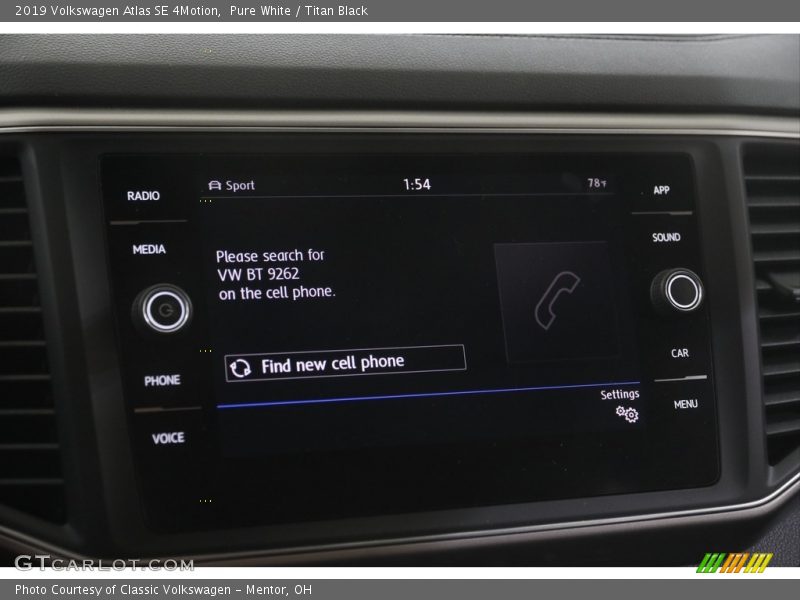 Pure White / Titan Black 2019 Volkswagen Atlas SE 4Motion