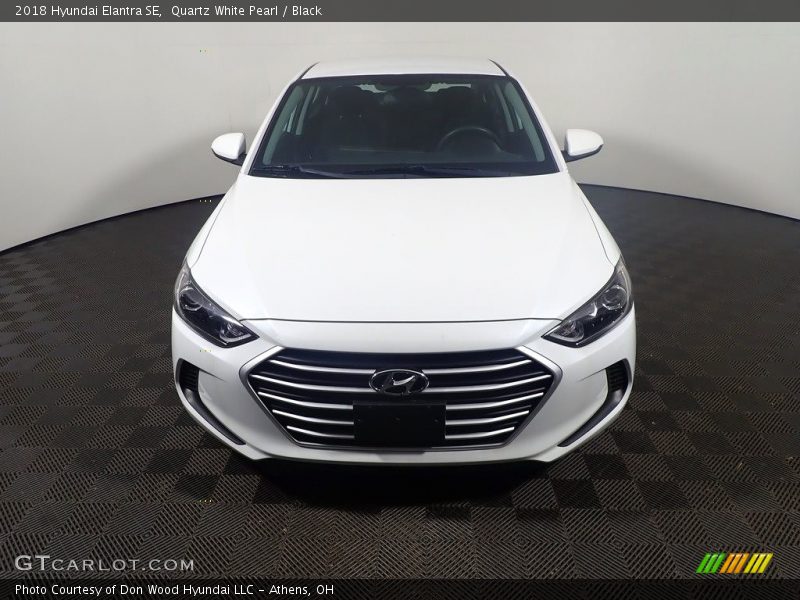 Quartz White Pearl / Black 2018 Hyundai Elantra SE