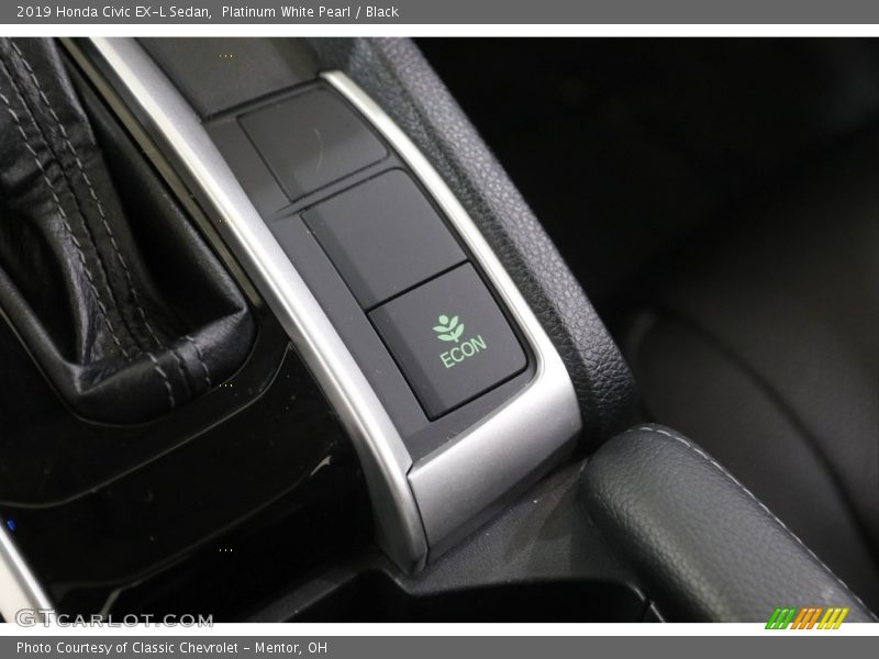 Platinum White Pearl / Black 2019 Honda Civic EX-L Sedan