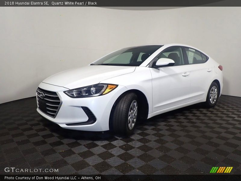 Quartz White Pearl / Black 2018 Hyundai Elantra SE