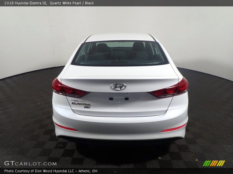 Quartz White Pearl / Black 2018 Hyundai Elantra SE
