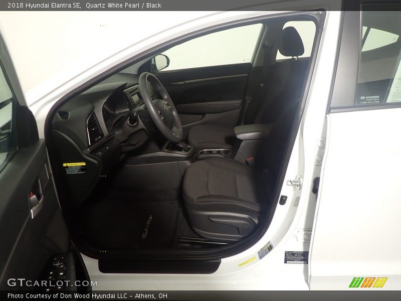 Quartz White Pearl / Black 2018 Hyundai Elantra SE