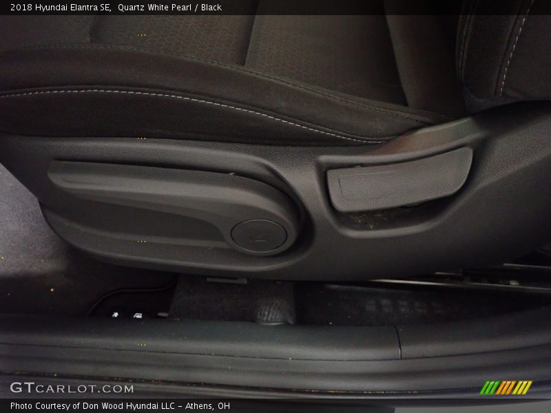 Quartz White Pearl / Black 2018 Hyundai Elantra SE