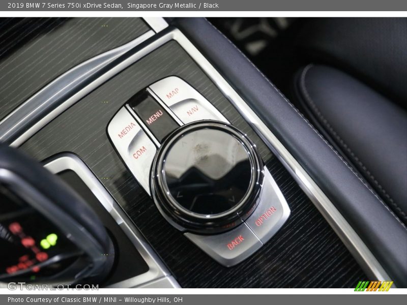 Singapore Gray Metallic / Black 2019 BMW 7 Series 750i xDrive Sedan