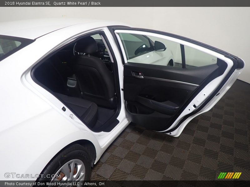 Quartz White Pearl / Black 2018 Hyundai Elantra SE