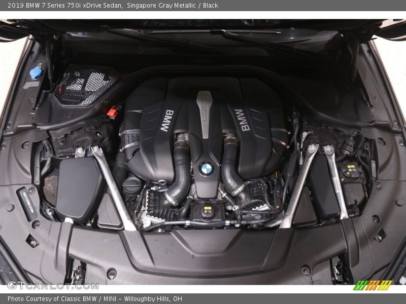 Singapore Gray Metallic / Black 2019 BMW 7 Series 750i xDrive Sedan