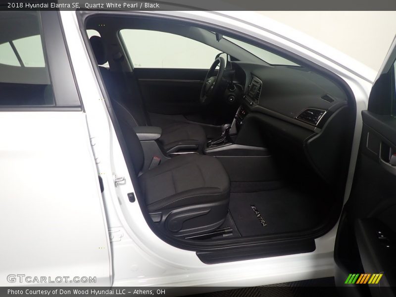 Quartz White Pearl / Black 2018 Hyundai Elantra SE