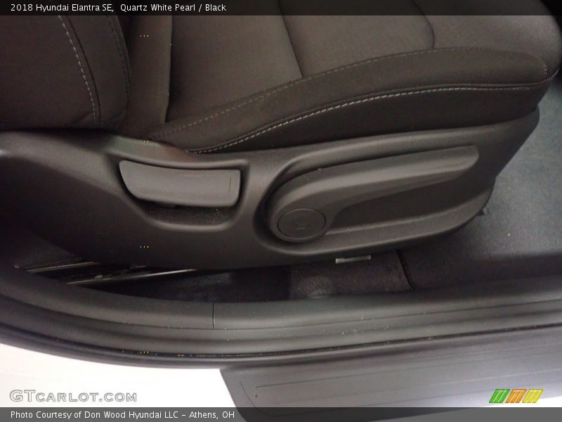 Quartz White Pearl / Black 2018 Hyundai Elantra SE