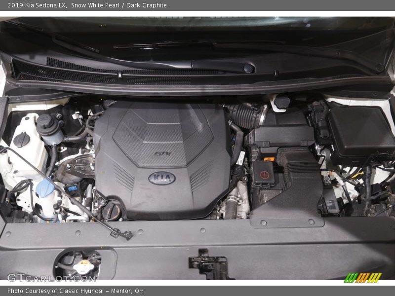 Snow White Pearl / Dark Graphite 2019 Kia Sedona LX