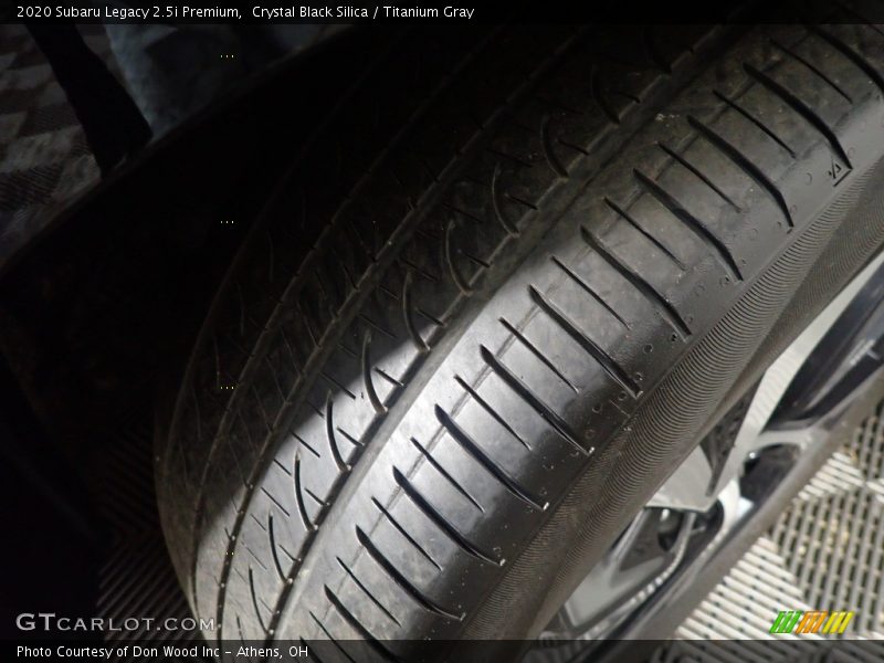 Crystal Black Silica / Titanium Gray 2020 Subaru Legacy 2.5i Premium