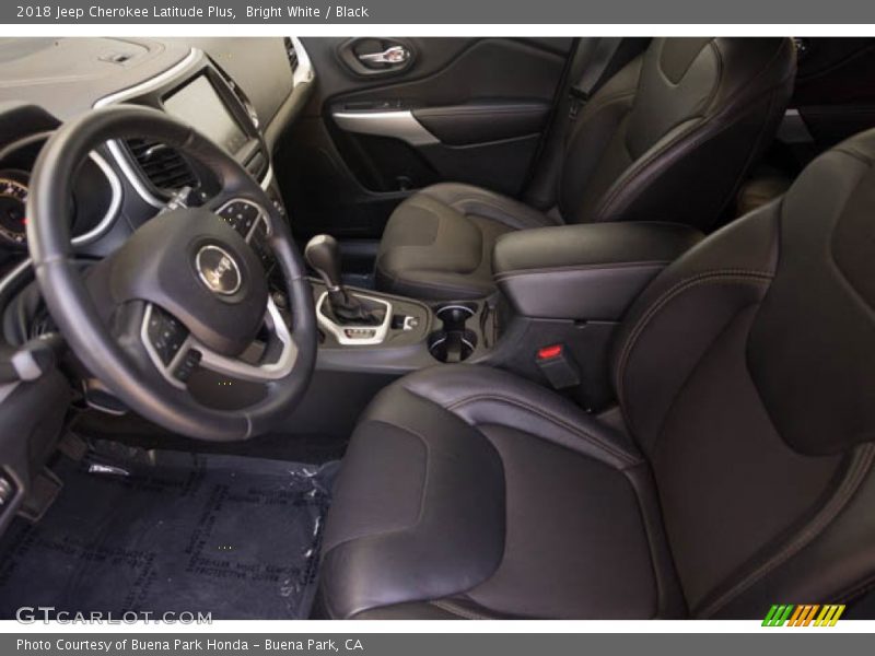 Bright White / Black 2018 Jeep Cherokee Latitude Plus