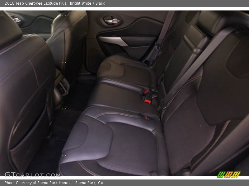 Bright White / Black 2018 Jeep Cherokee Latitude Plus