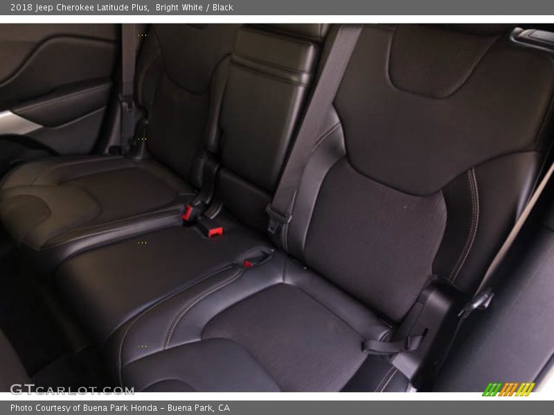 Bright White / Black 2018 Jeep Cherokee Latitude Plus