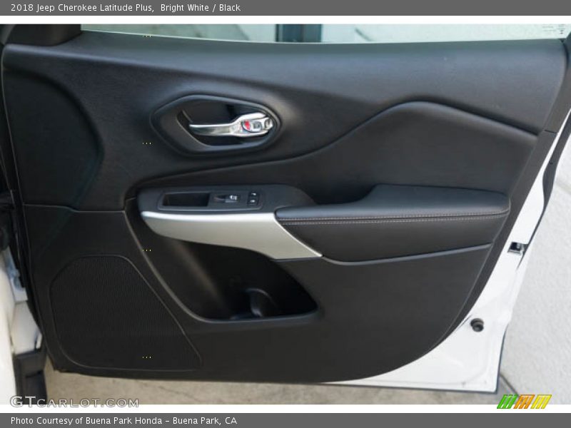 Bright White / Black 2018 Jeep Cherokee Latitude Plus